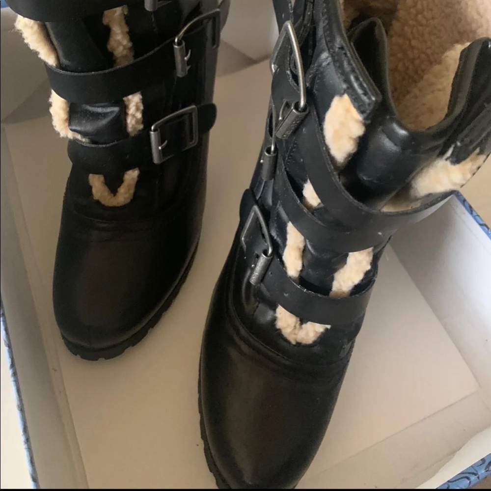 Vera Wang Boots